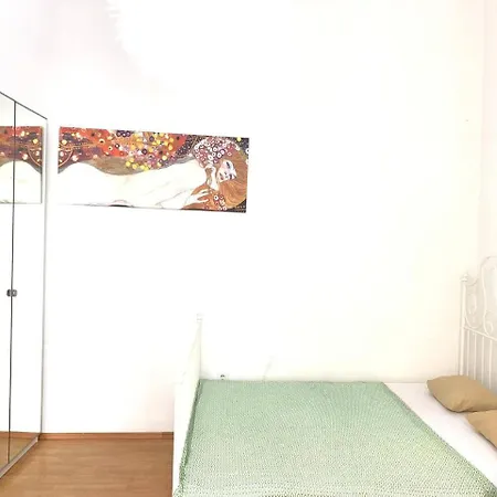 Flatmetro Apartment *